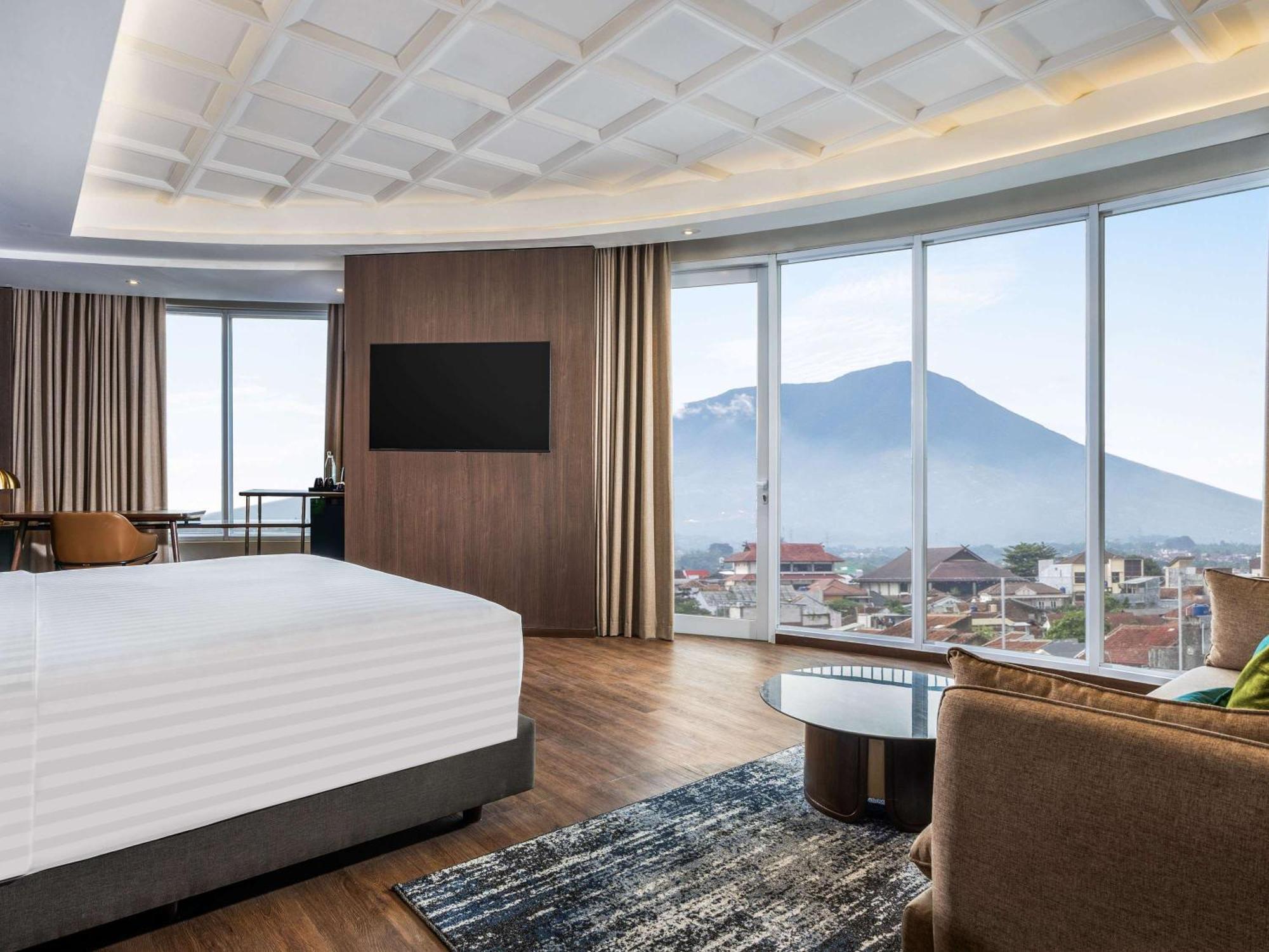 Mercure Garut City Center מראה חיצוני תמונה