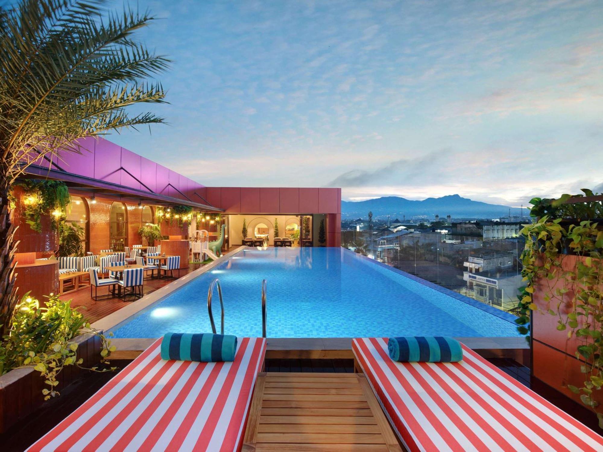 Mercure Garut City Center מראה חיצוני תמונה