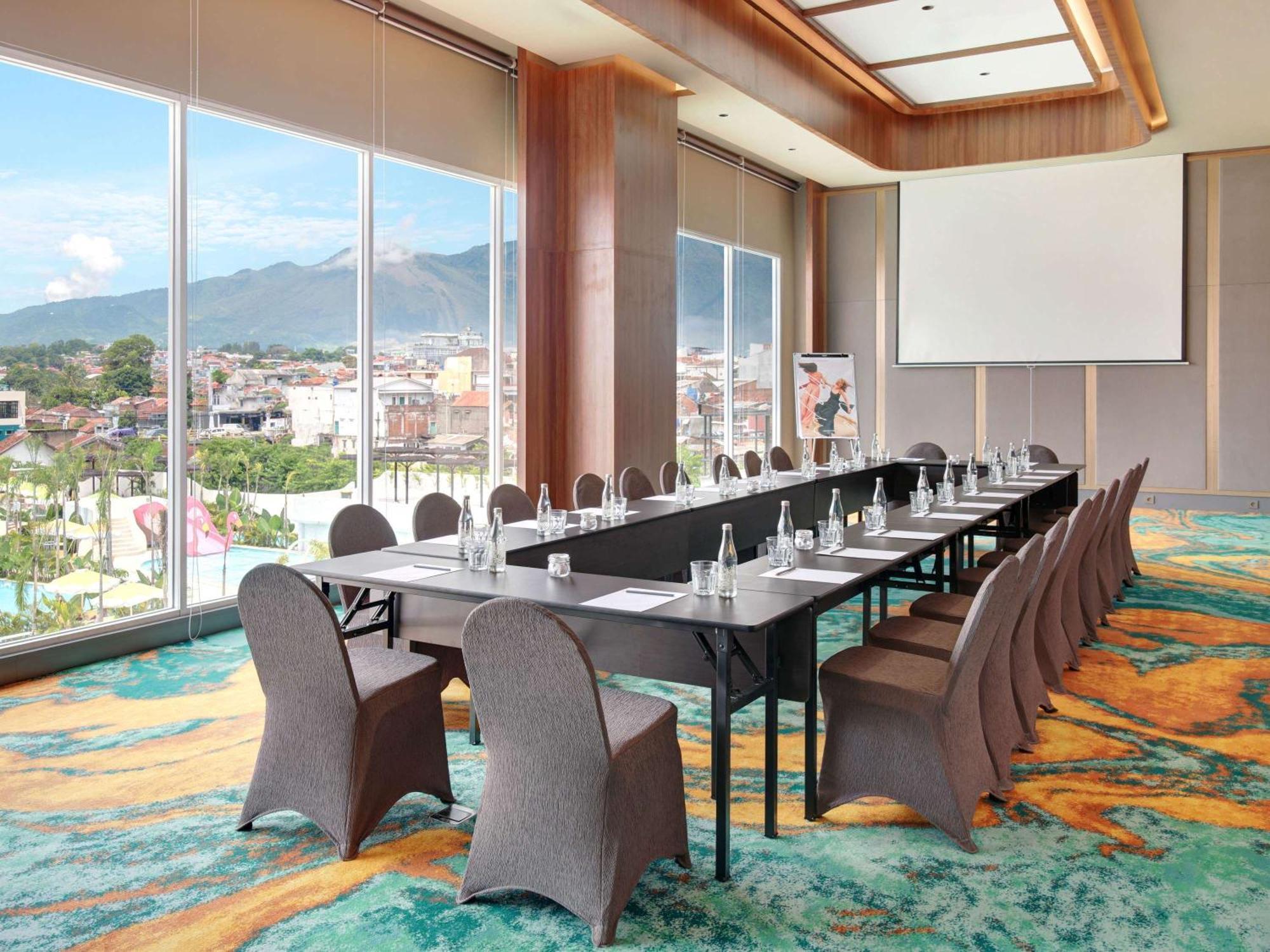 Mercure Garut City Center מראה חיצוני תמונה